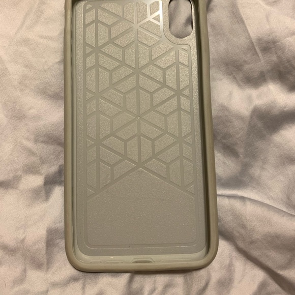 Otter box case for a iPhone X max - Picture 2 of 7